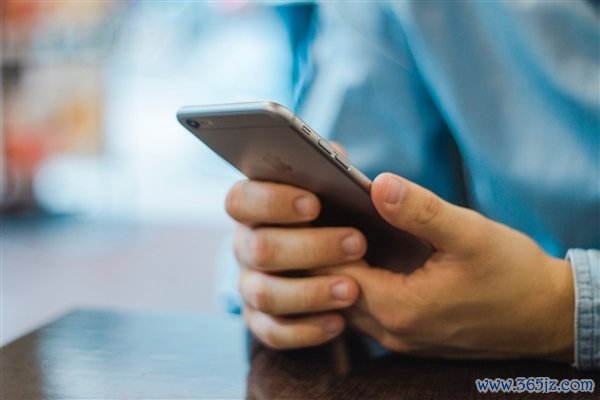 免费!中国出动告示对传统通话首要升级:AI防诈、通话字幕等无间上线